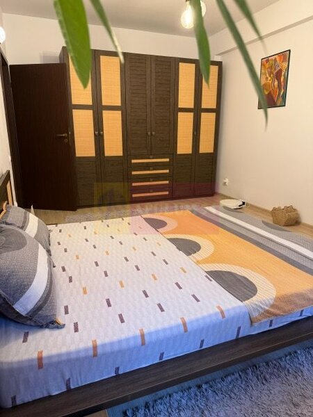 Apartament 3 camere + boxa+ loc de parcare Cartierul Latin.