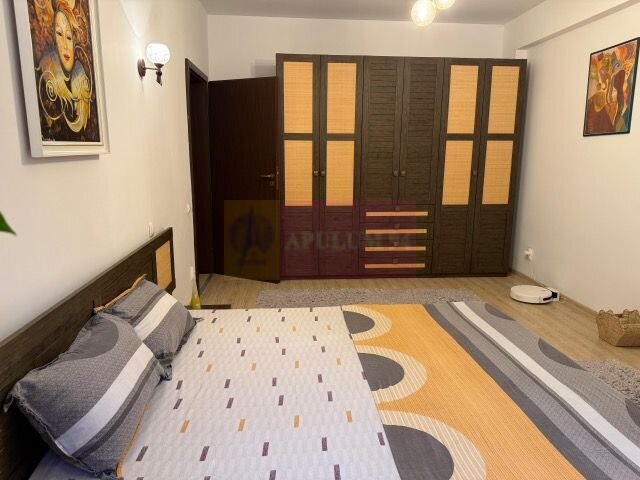Apartament 3 camere + boxa+ loc de parcare Cartierul Latin.