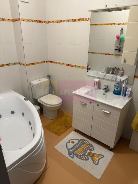 Apartament 3 camere + boxa+ loc de parcare Cartierul Latin.